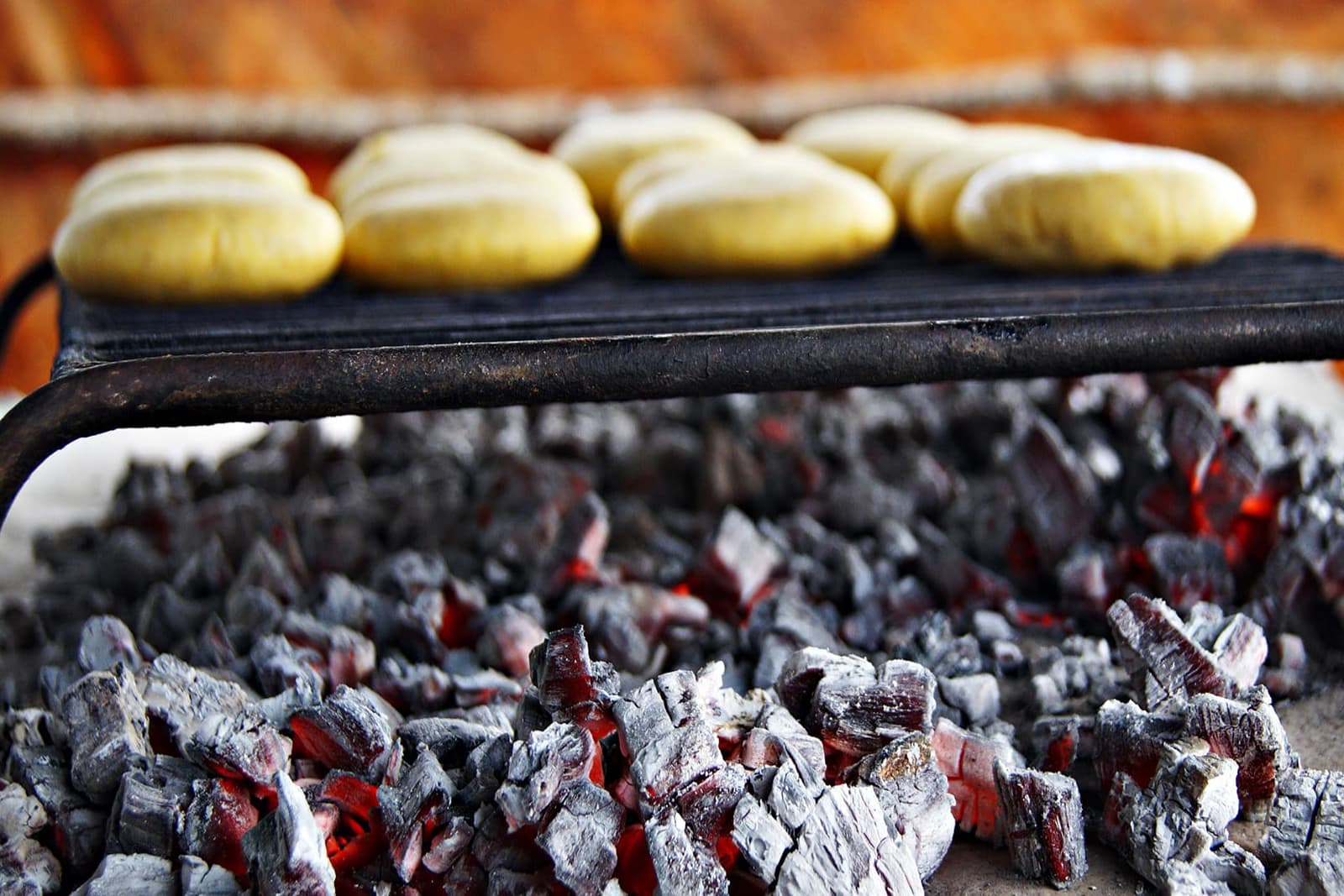Los chilenos son buenos para el pan y su famoso pan amasado es todo un descubrimiento.